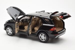 Mercedes M-Class W166 Obsidian Schwarz Metallic Minichamps 1:18 B66960063 Metall – Bild 5 von 8