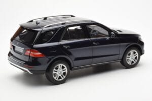 Mercedes M-Class W166 Tansanite Blau Metallic Minichamps 1:18 B66960065 Metall – Bild 3 von 8