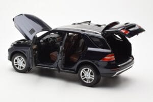Mercedes M-Class W166 Tansanite Blau Metallic Minichamps 1:18 B66960065 Metall – Bild 5 von 8