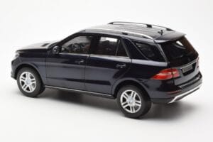 Mercedes M-Class W166 Tansanite Blau Metallic Minichamps 1:18 B66960065 Metall – Bild 7 von 8