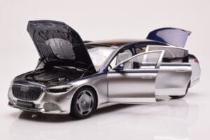 Mercedes Maybach S680 W223 Nautical Blau Cirrus Silber Almost Real 1:18 820125 Metall – Bild 2 von 8