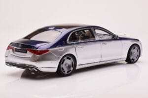 Mercedes Maybach S680 W223 Nautical Blau Cirrus Silber Almost Real 1:18 820125 Metall – Bild 3 von 8