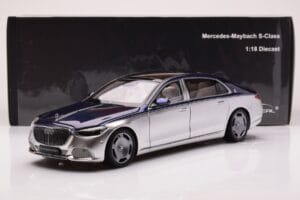 Mercedes Maybach S680 W223 Nautical Blau Cirrus Silber Almost Real 1:18 820125 Metall – Bild 8 von 8