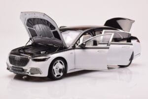 Mercedes Maybach S680 W223 Obsidian Schwarz Diamond Weiss Almost Real 1:18 820121 Metall – Bild 2 von 7