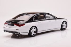 Mercedes Maybach S680 W223 Obsidian Schwarz Diamond Weiss Almost Real 1:18 820121 Metall – Bild 3 von 7