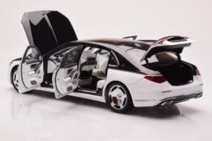 Mercedes Maybach S680 W223 Obsidian Schwarz Diamond Weiss Almost Real 1:18 820121 Metall – Bild 4 von 7