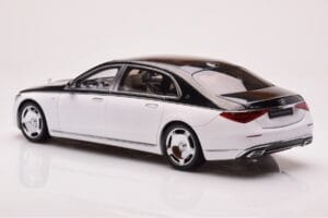 Mercedes Maybach S680 W223 Obsidian Schwarz Diamond Weiss Almost Real 1:18 820121 Metall – Bild 6 von 7