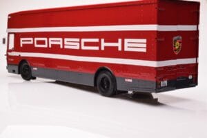 Mercedes O317 Porsche Transporter Rot CMR 1:18 CMR149 Metall – Bild 3 von 12