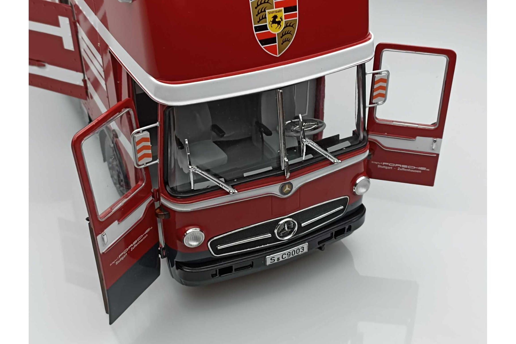 Mercedes O317 Porsche Transporter Rot CMR 1:18 CMR149 Metall – Bild 6 von 12