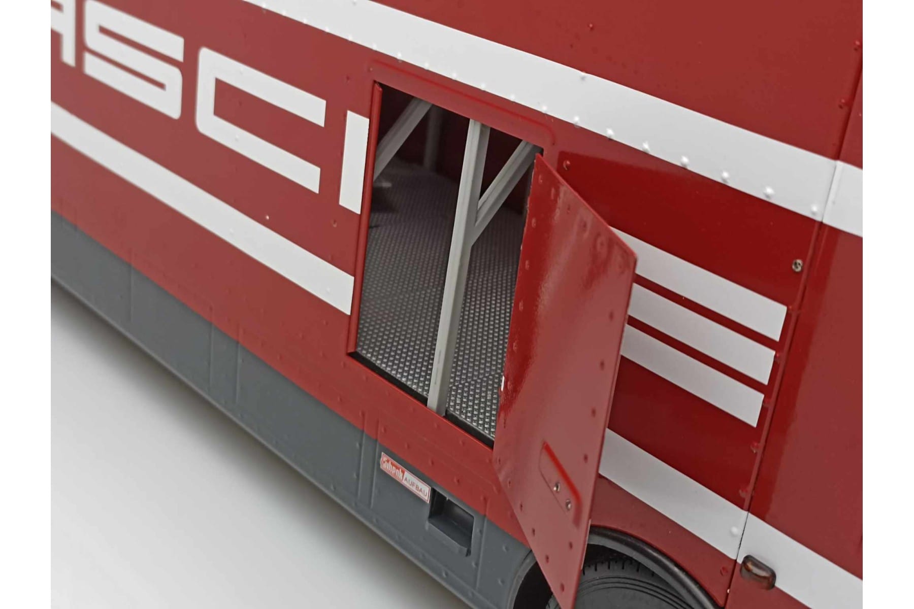 Mercedes O317 Porsche Transporter Rot CMR 1:18 CMR149 Metall – Bild 10 von 12