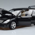 Mercedes R-Class W251 Obsidian Schwarz Minichamps 1:18 B66962325 Metall - image 2 of 7