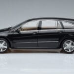 Mercedes R-Class W251 Obsidian Schwarz Minichamps 1:18 B66962325 Metall - image 4 of 7