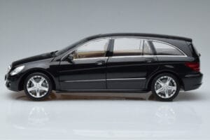 Mercedes R-Class W251 Obsidian Schwarz Minichamps 1:18 B66962325 Metall – Bild 4 von 7