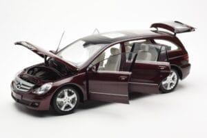 Mercedes R-Class W251 Rot Metallic Minichamps 1:18 150034602 Metall – Bild 2 von 8