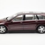 Mercedes R-Class W251 Rot Metallic Minichamps 1:18 - image 4 of 8
