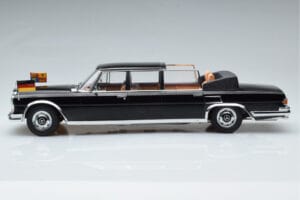 Mercedes 600 Pullman W100 Landaulet Queen Elizabeth II KK-Scale 1:18 KKDC181185 Metall – Bild 3 von 6