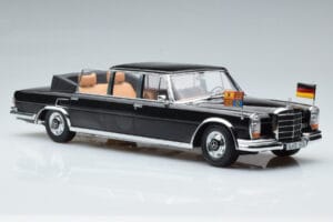 Mercedes 600 Pullman W100 Landaulet Queen Elizabeth II KK-Scale 1:18 KKDC181185 Metall – Bild 4 von 6
