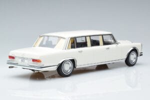Mercedes S-Class 600 W100 LWB Pullman Weiss MCG 1:18 MCG18188 Metall – Bild 2 von 6