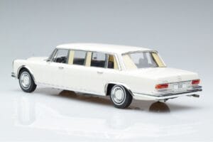 Mercedes S-Class 600 W100 LWB Pullman Weiss MCG 1:18 MCG18188 Metall – Bild 5 von 6