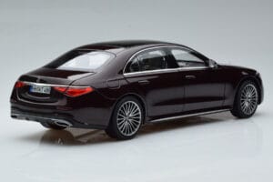 Mercedes S-Class W223 AMG Line Rot Norev 1:18 183804 Metall – Bild 3 von 8