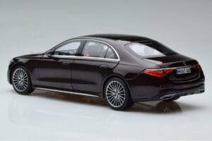 Mercedes S-Class W223 AMG Line Rot Norev 1:18 183804 Metall – Bild 7 von 8