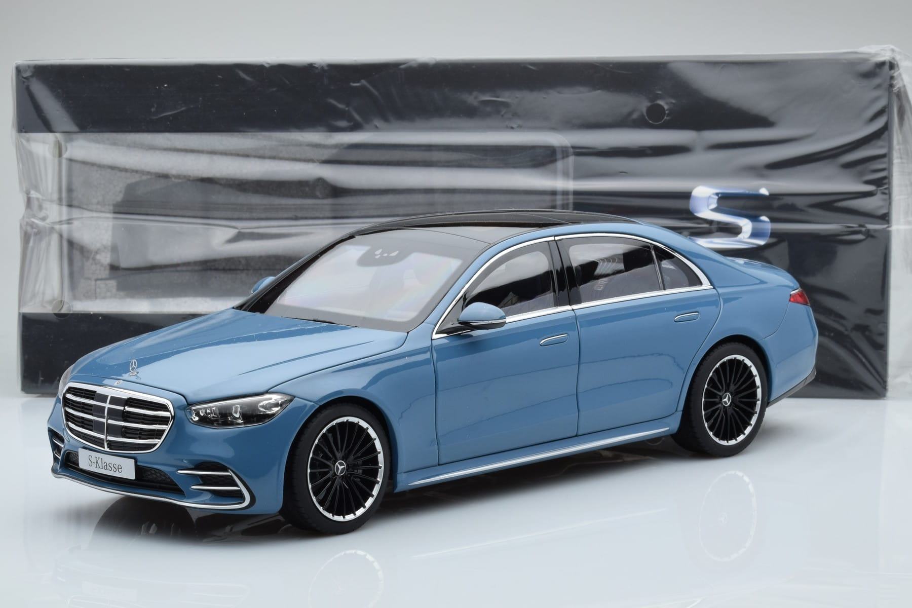 Mercedes S-Class W223 Vintage Blau Norev 1:18 B66960828 Metall – Bild 7 von 7