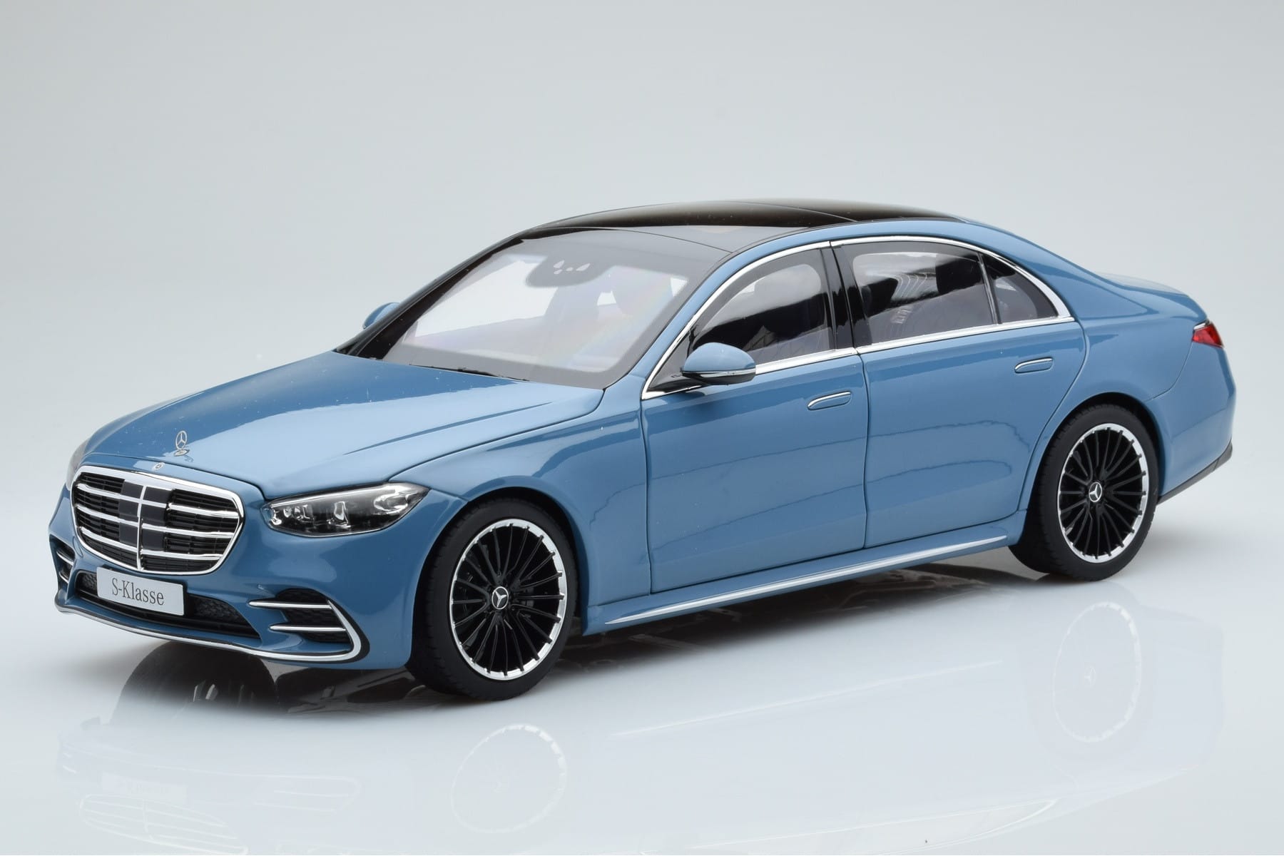 Mercedes S-Class W223 Vintage Blau Norev 1:18 B66960828 Metall