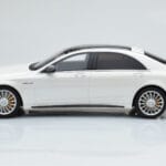 Mercedes AMG S65 W222 Weiss GT Spirit 1:18 - image 3 of 8