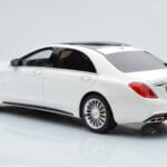 Mercedes AMG S65 W222 Weiss GT Spirit 1:18 - image 5 of 8