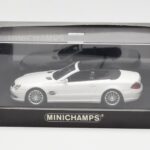 Mercedes SL 55 AMG R230 Weiss Minichamps 1:43 - image 4 of 4