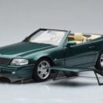 Mercedes SL500 R129 Grün Metallic Norev 1:18 183753 Metall - image 3 of 8
