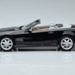 Mercedes SL500 R230 Schwarz Norev 1:18 183840 Metall - image 4 of 8