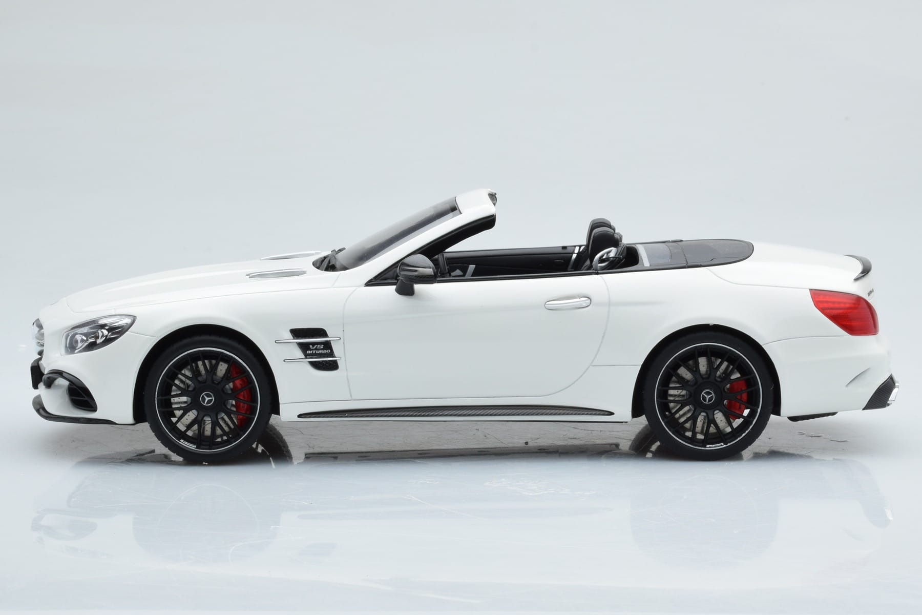 Mercedes AMG SL63 R231 Weiss GT Spirit 1:18 B66965708 Resin – Bild 3 von 6