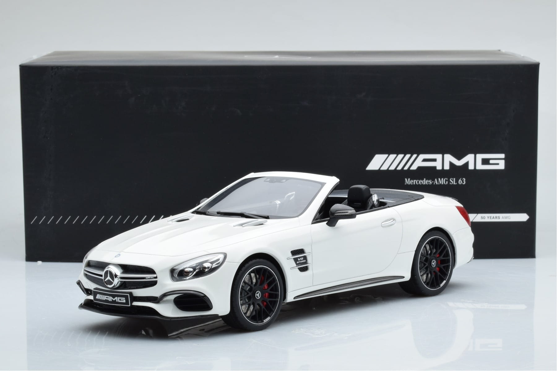 Mercedes AMG SL63 R231 Weiss GT Spirit 1:18 B66965708 Resin – Bild 6 von 6
