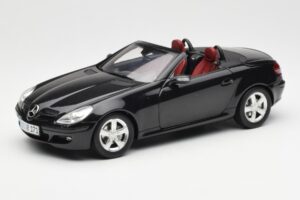 Mercedes SLK R171 Obsidian Schwarz Metallic Minichamps 1:18