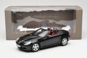 Mercedes SLK R171 Obsidian Schwarz Metallic Minichamps 1:18 B66962319 Metall – Bild 9 von 9