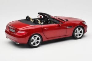 Mercedes SLK R172 Designo Zirkon Rot Minichamps 1:18 B66960513 Metall – Bild 3 von 8
