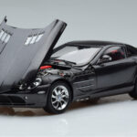 Mercedes SLR McLaren Schwarz CMC 1:18 - image 2 of 10
