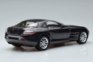 Mercedes SLR McLaren Schwarz CMC 1:18 M-045F Metall – Bild 3 von 10