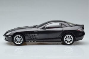 Mercedes SLR McLaren Schwarz CMC 1:18 M-045F Metall – Bild 5 von 10