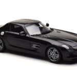Mercedes SLS AMG Obsidian Schwarz Metallic Minichamps 1:18 - image 5 of 7