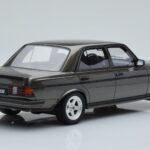 Mercedes W123 AMG 280 Grau Otto 1:18 - image 2 of 6