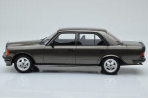 Mercedes W123 AMG 280 Grau Otto 1:18 OT750 Resin – Bild 3 von 6