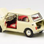 Morris Mini Minor Weiss Kyosho 1:18 - image 5 of 8