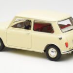Morris Mini Minor Weiss Kyosho 1:18 - image 7 of 8