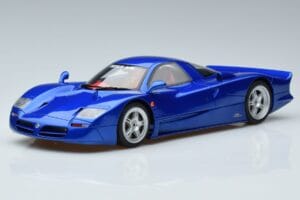 Nissan R390 GT1 Road Car GT Spirit 1:18 GT403 Resin