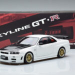 Nissan Skyline GT-R R34 Nismo Z-Tune Weiss MotorHelix 1:18 - image 11 of 11