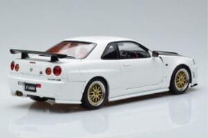 Nissan Skyline GT-R R34 Nismo Z-Tune Weiss MotorHelix 1:18 M83407 Metall – Bild 3 von 11