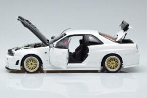 Nissan Skyline GT-R R34 Nismo Z-Tune Weiss MotorHelix 1:18 M83407 Metall – Bild 4 von 11