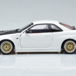 Nissan Skyline GT-R R34 Nismo Z-Tune Weiss MotorHelix 1:18 - image 5 of 11